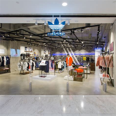 adidas emquartier